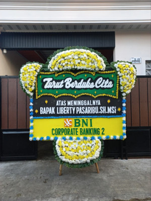 Papan Bunga Duka di Pajalesang